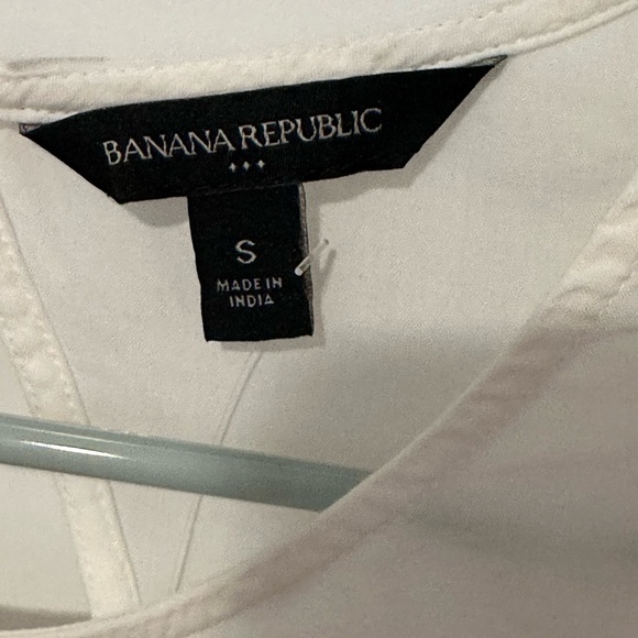 Banana Republic White Ruffled Blouse with Blue Trim - Picture 3 of 7